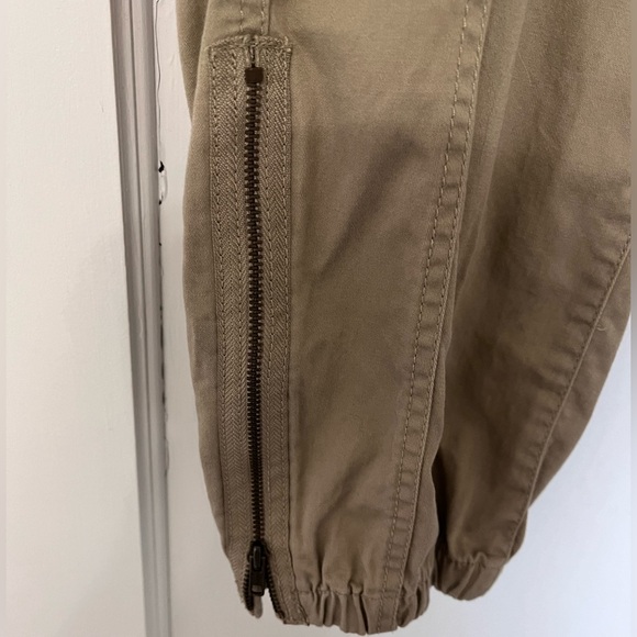 Eddie Bauer joggers, L, khaki - Picture 3 of 12